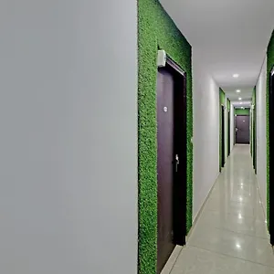 Oyo 81168 Collection O Dwarka Mor New Delhi