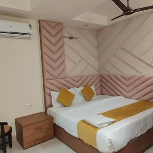 4* Hotel Nova Near Delhi Airport
