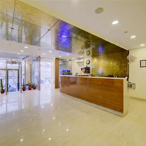 Grand By D'capitol Near Delhi Airport Нью-Дели